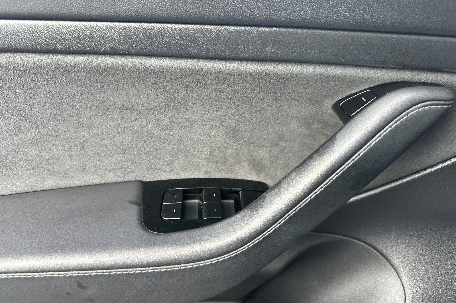 Used 2020 Tesla Model 3 Standard Range Plus image 10