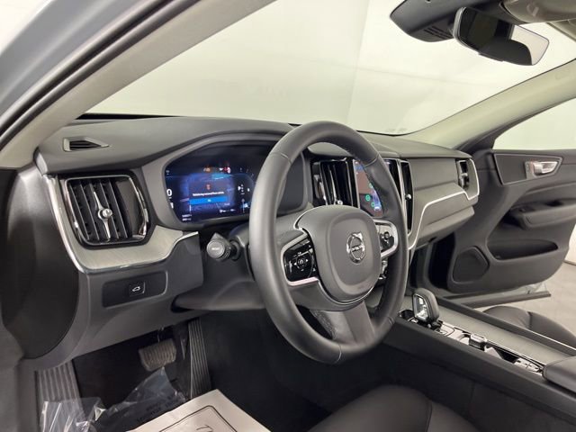 Used 2025 Volvo XC60 B5 Plus image 19