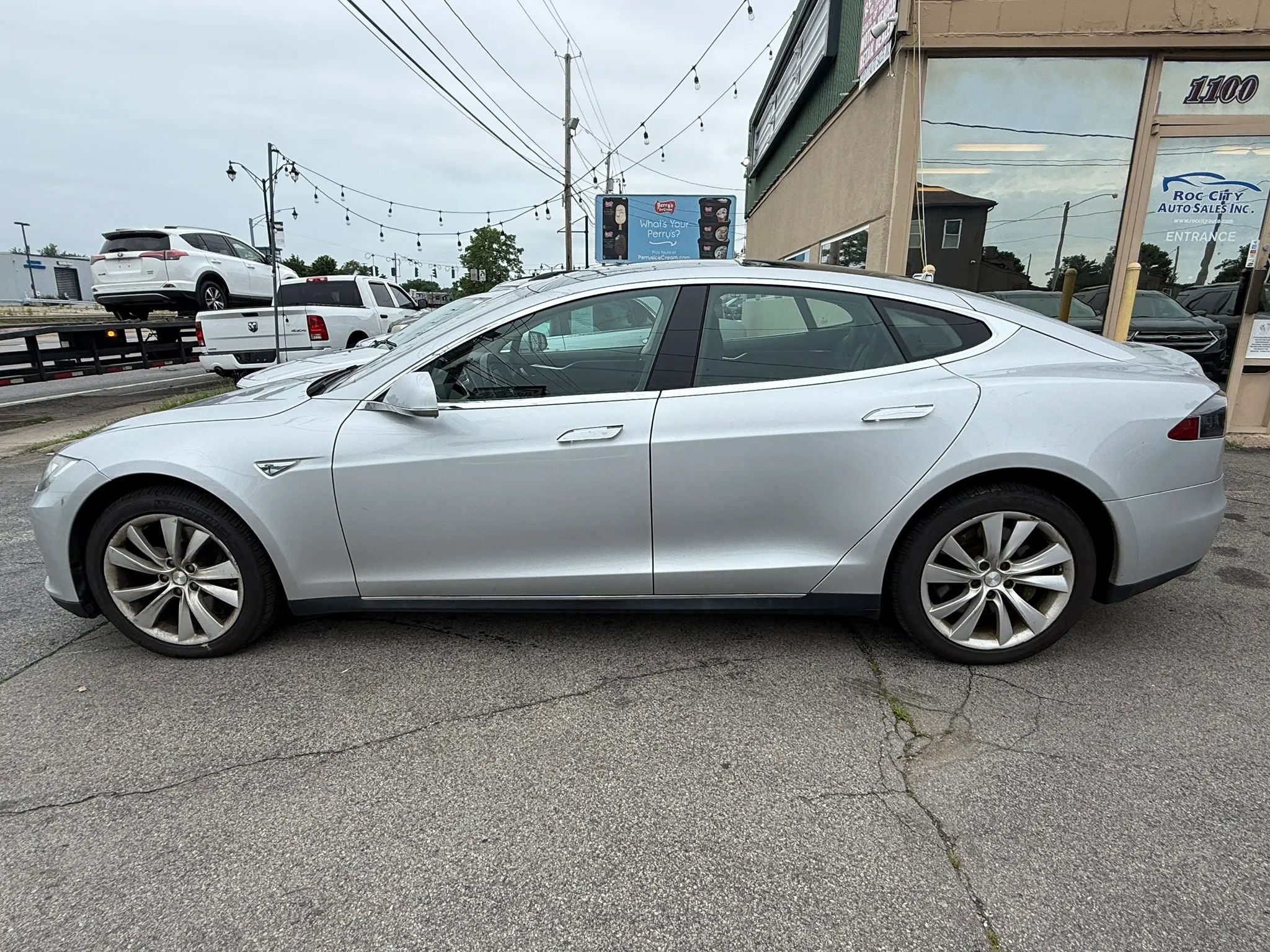 Used 2014 Tesla Model S 85 RWD image 4