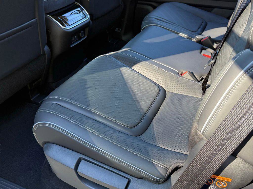 New 2026 INFINITI QX80 Luxe w/ Cargo Package AWD/4WD image 19