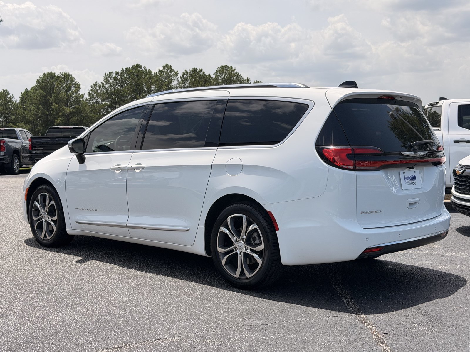 Used 2026 Chrysler Pacifica Pinnacle FWD image 18