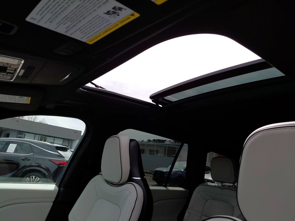 New 2026 Lincoln Aviator Black Label w/ Jet Appearance Package AWD/4WD image 11