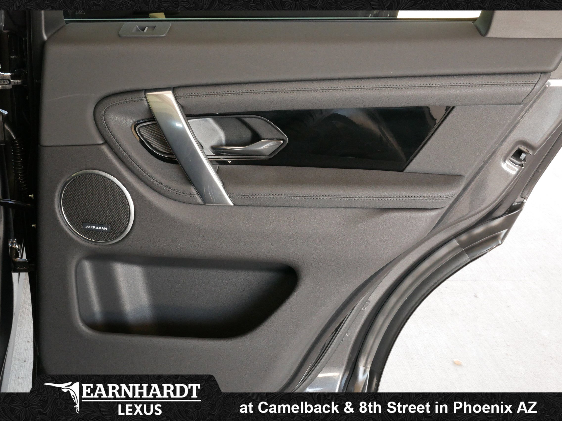 Used 2025 Land Rover Discovery Sport S image 18