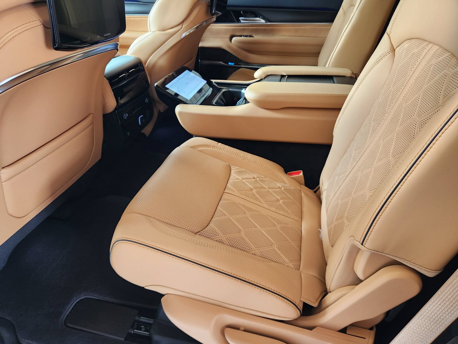 New 2026 Jeep Grand Wagoneer L Summit AWD/4WD image 22