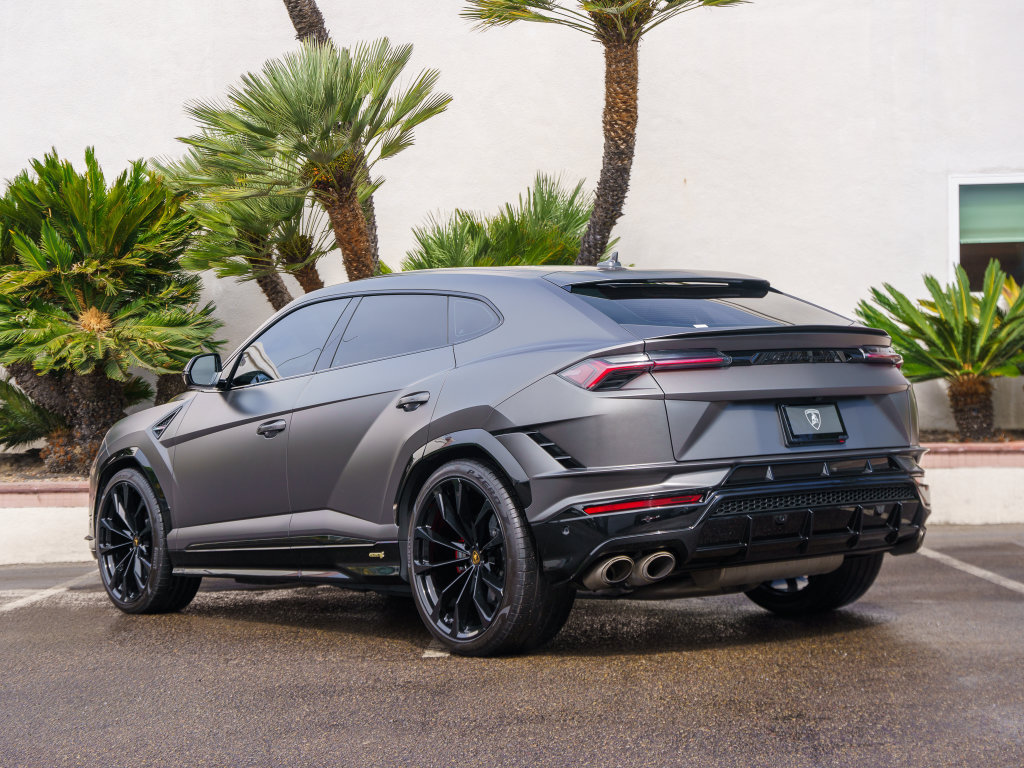 Used 2023 Lamborghini Urus S AWD/4WD image 3
