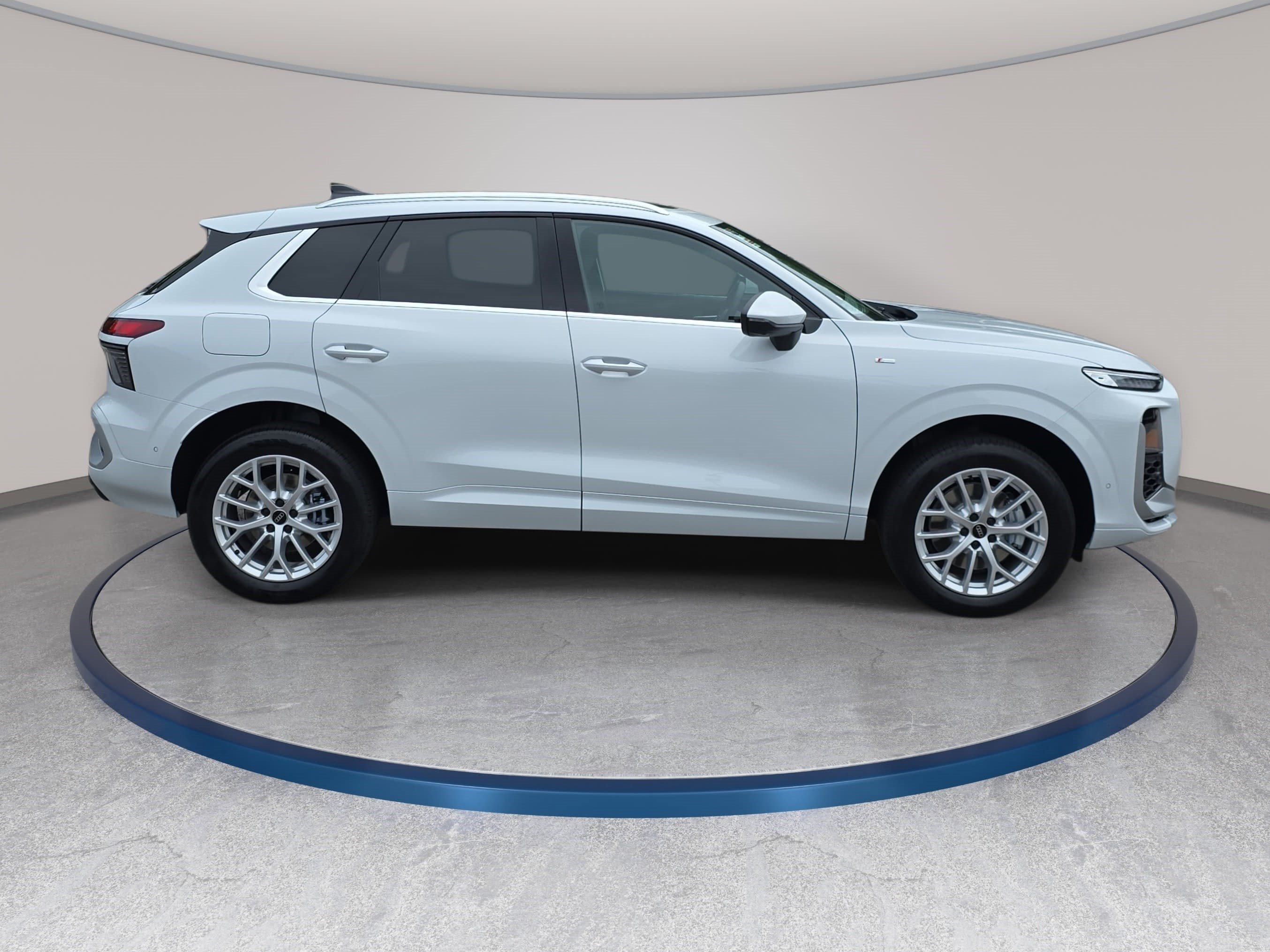 New 2026 Audi Q3 quattro 2.0T AWD/4WD image 4