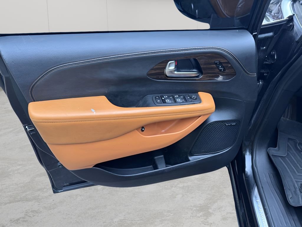 Used 2023 Chrysler Pacifica Pinnacle FWD image 17