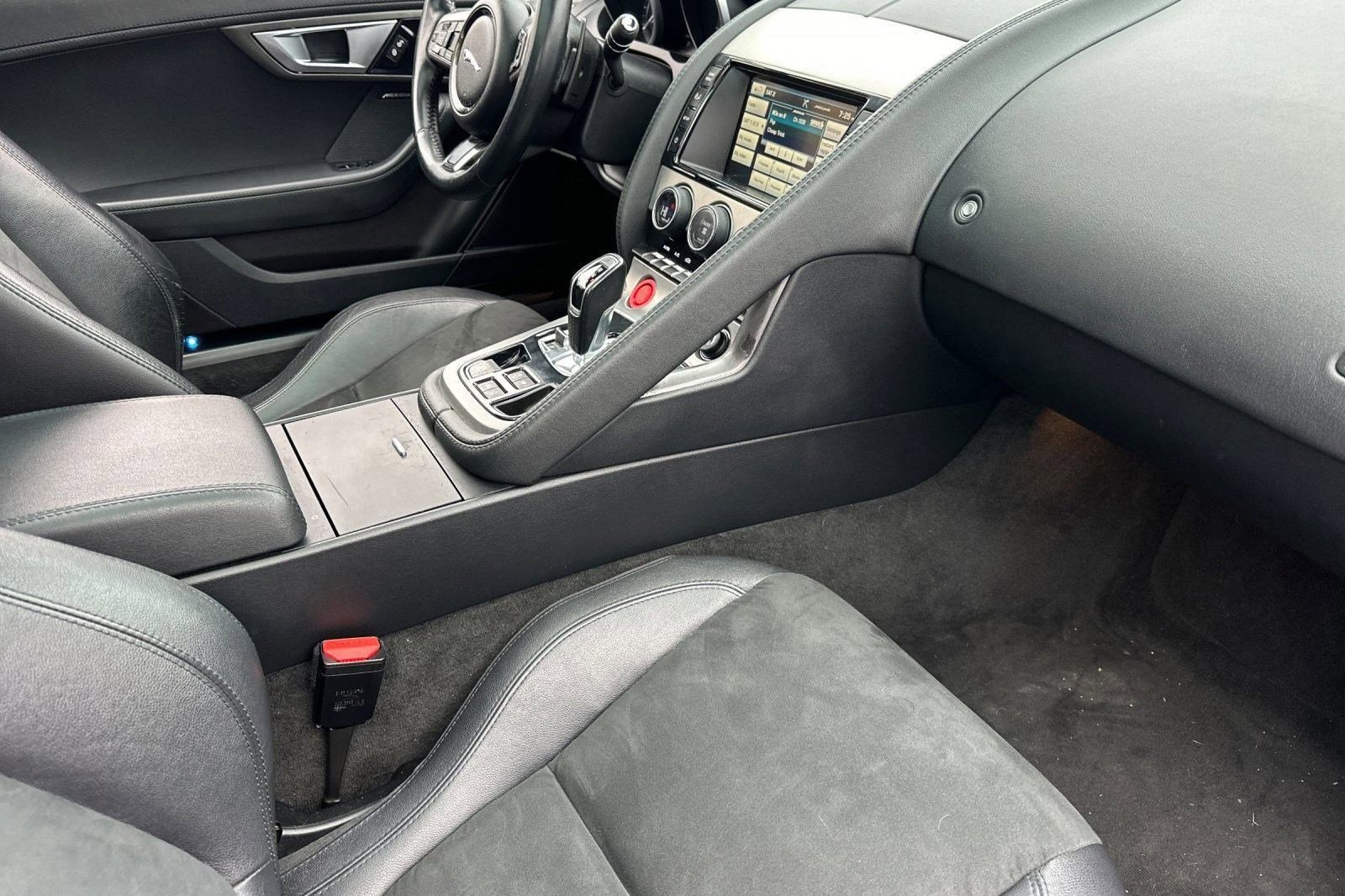 Used 2015 Jaguar F-TYPE Coupe image 26