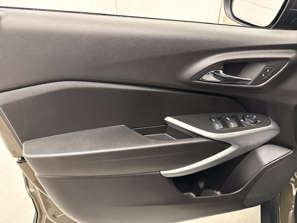 Certified 2024 Chevrolet Trax LS FWD image 12