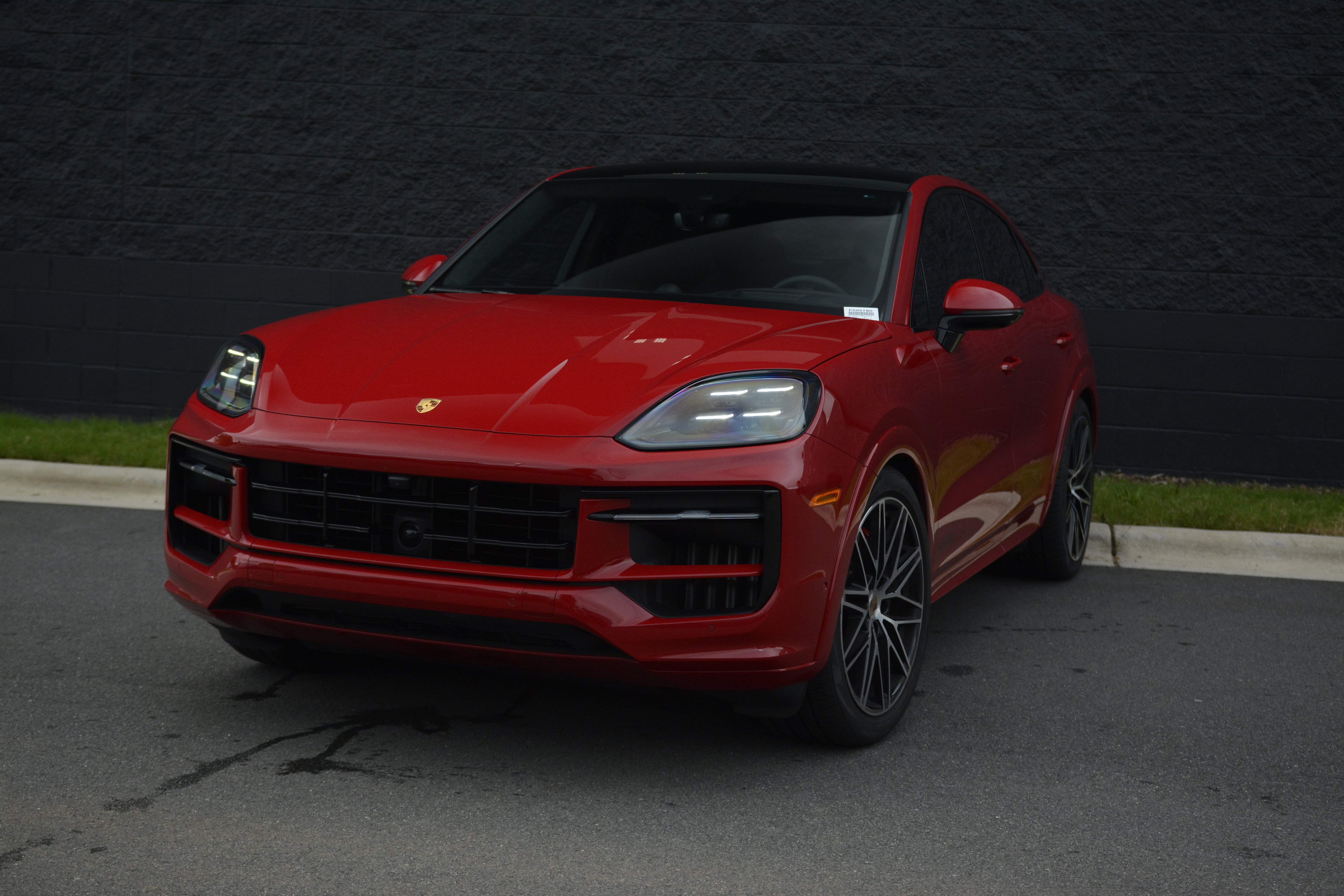 Certified 2025 Porsche Cayenne GTS AWD/4WD image 44