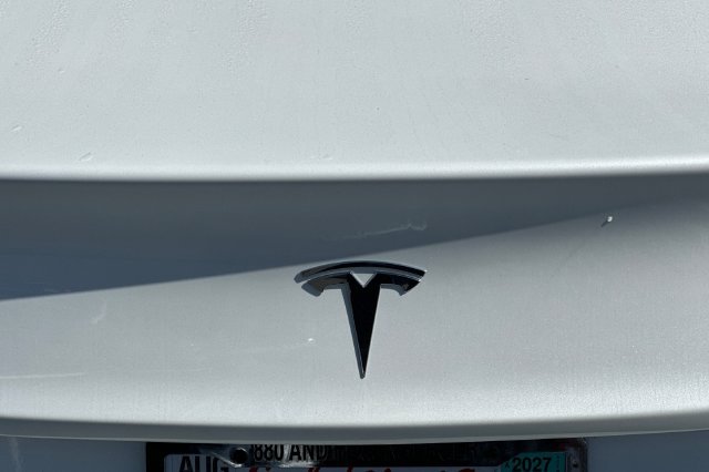 Used 2023 Tesla Model 3 Standard Range RWD image 29