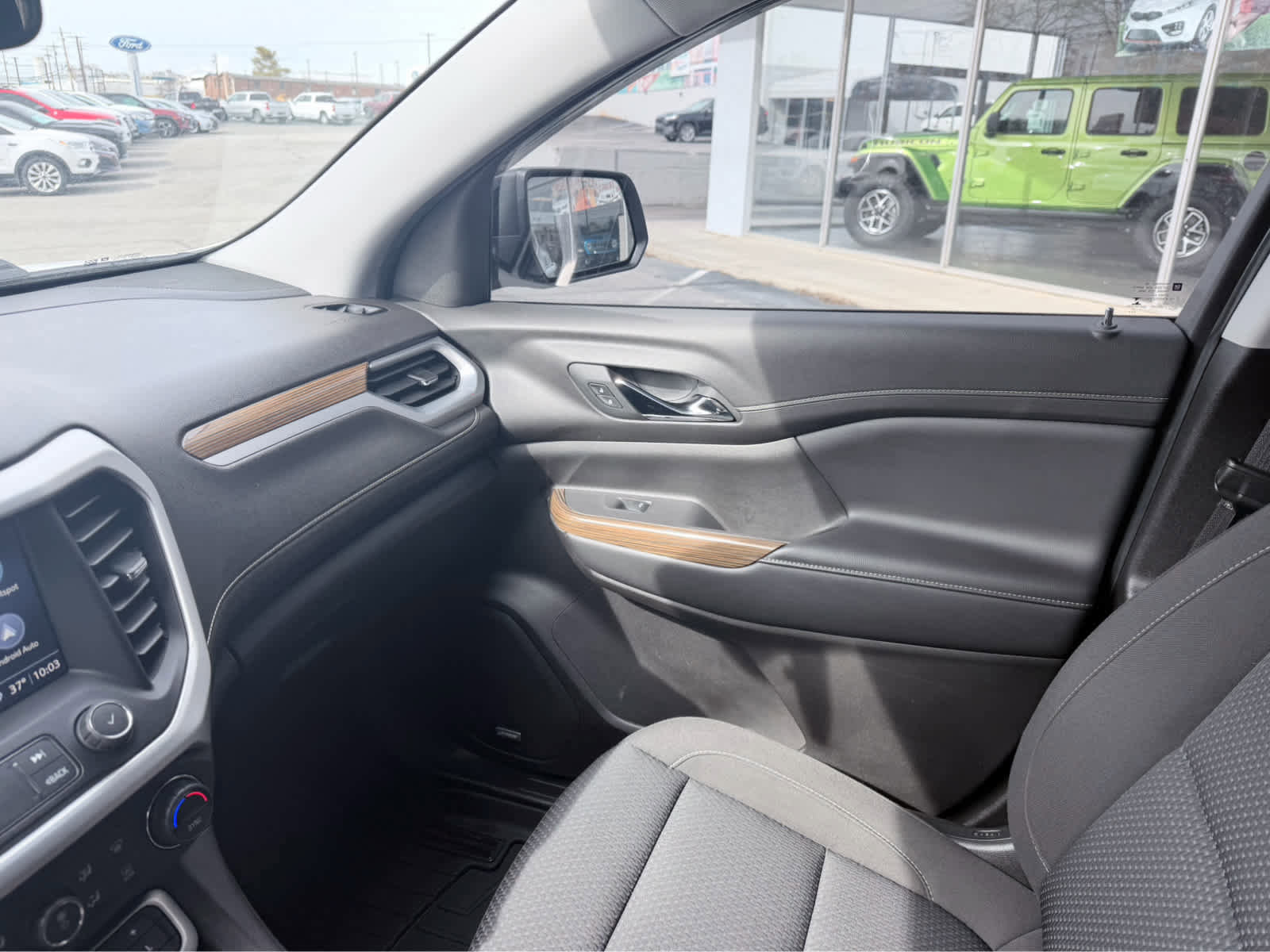 Used 2022 GMC Acadia SLE w/ Driver Convenience Package image 31