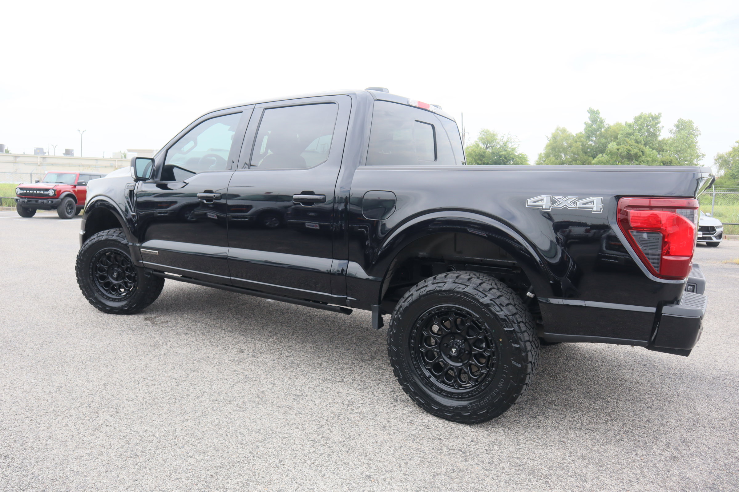 New 2025 Ford F150 XLT w/ Equipment Group 302A MID image 8