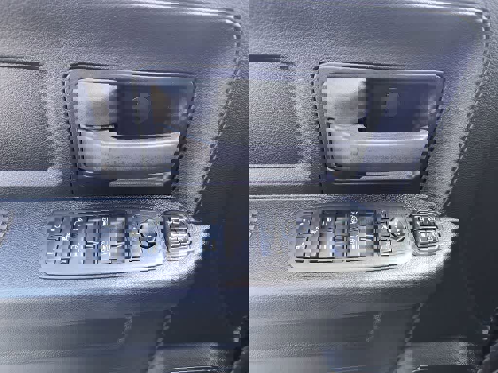 Used 2024 RAM 2500 Tradesman w/ Chrome Appearance Group image 13