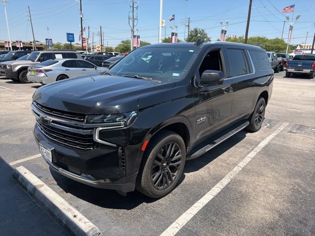 Used 2022 Chevrolet Suburban LT w/ LT Signature Plus Package RWD image 1