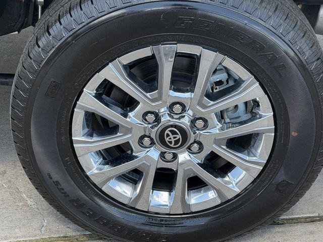 Certified 2025 Toyota Tacoma Limited AWD/4WD image 8