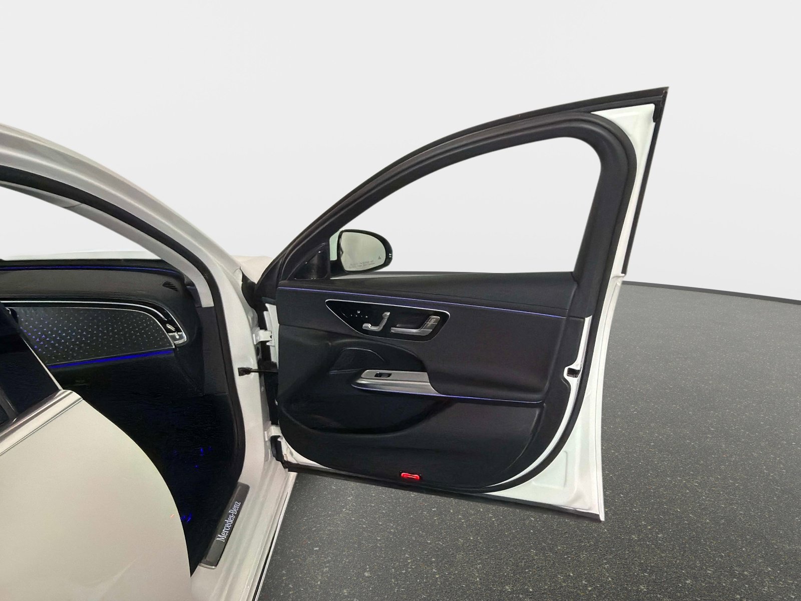 Used 2025 Mercedes-Benz E 350 Sedan image 22