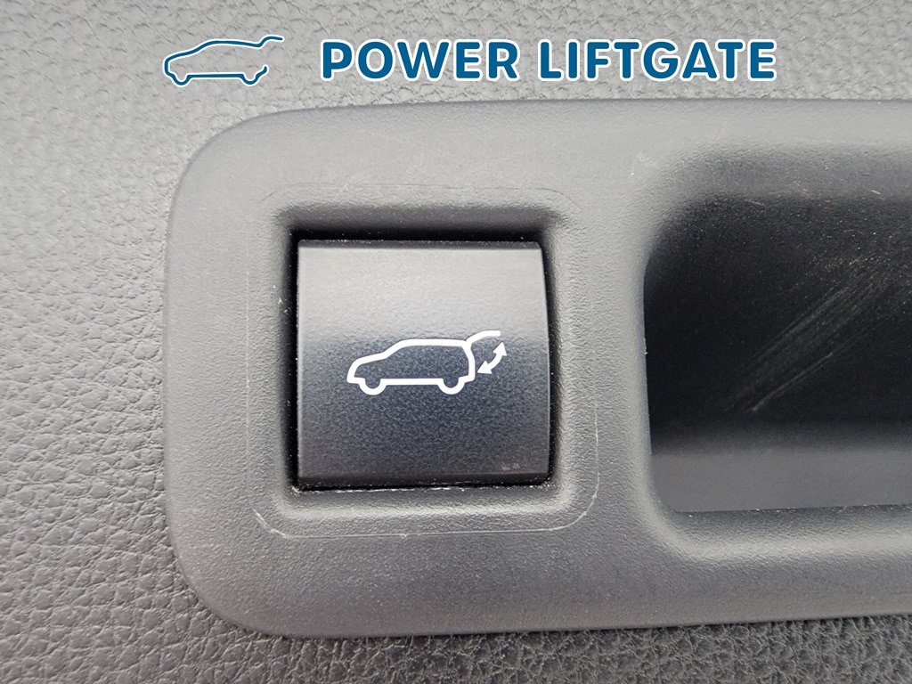 Used 2022 Toyota Highlander XLE AWD/4WD image 29