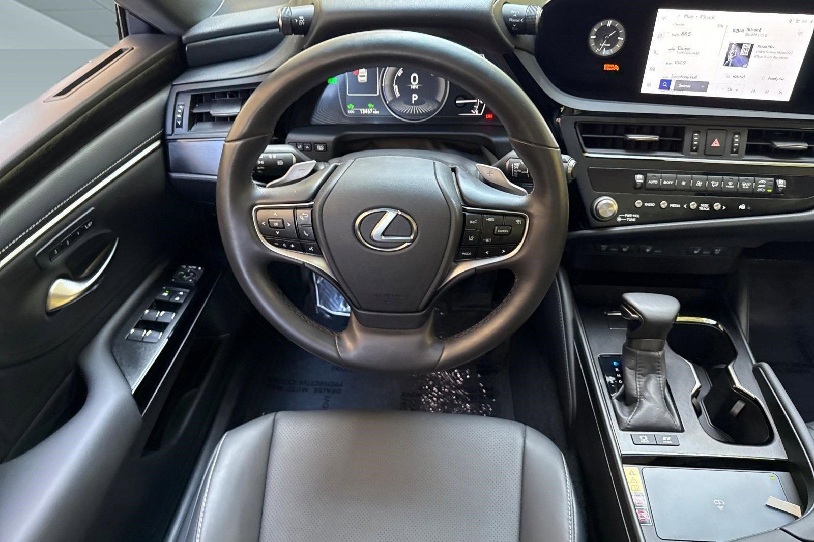Used 2024 Lexus ES 300h w/ Premium Package image 27