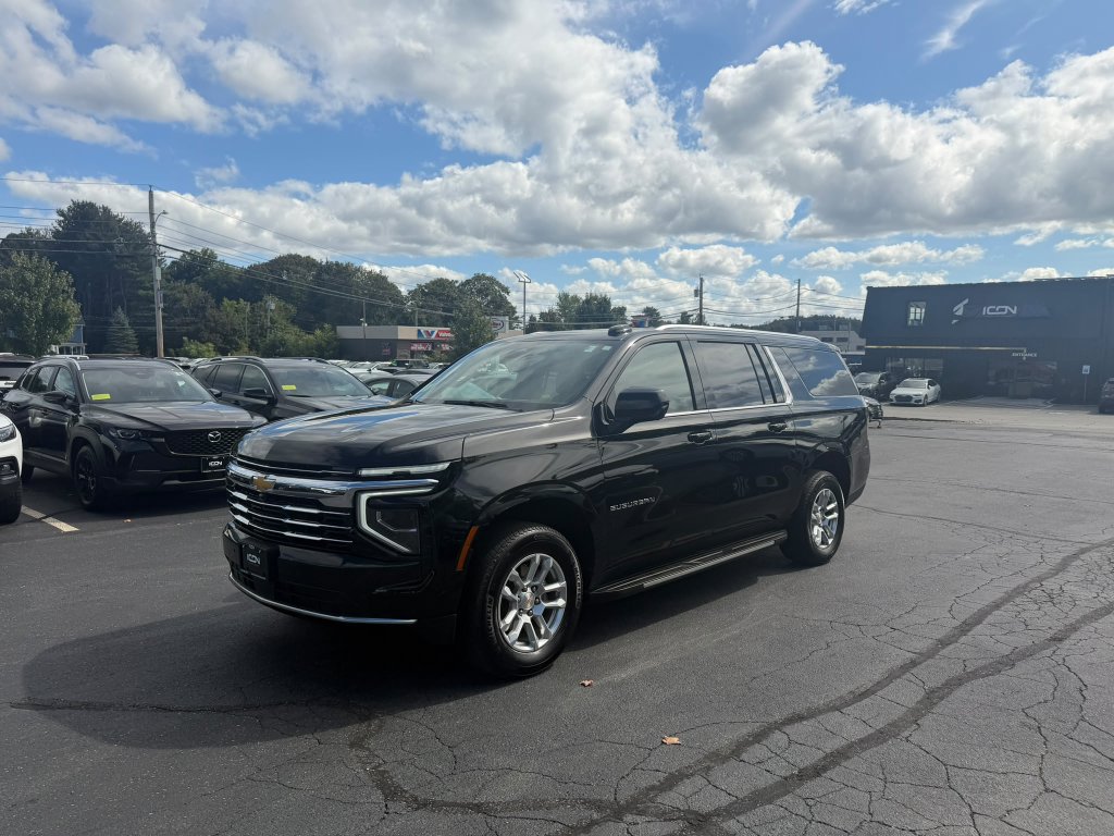 Used 2025 Chevrolet Suburban LT AWD/4WD image 1