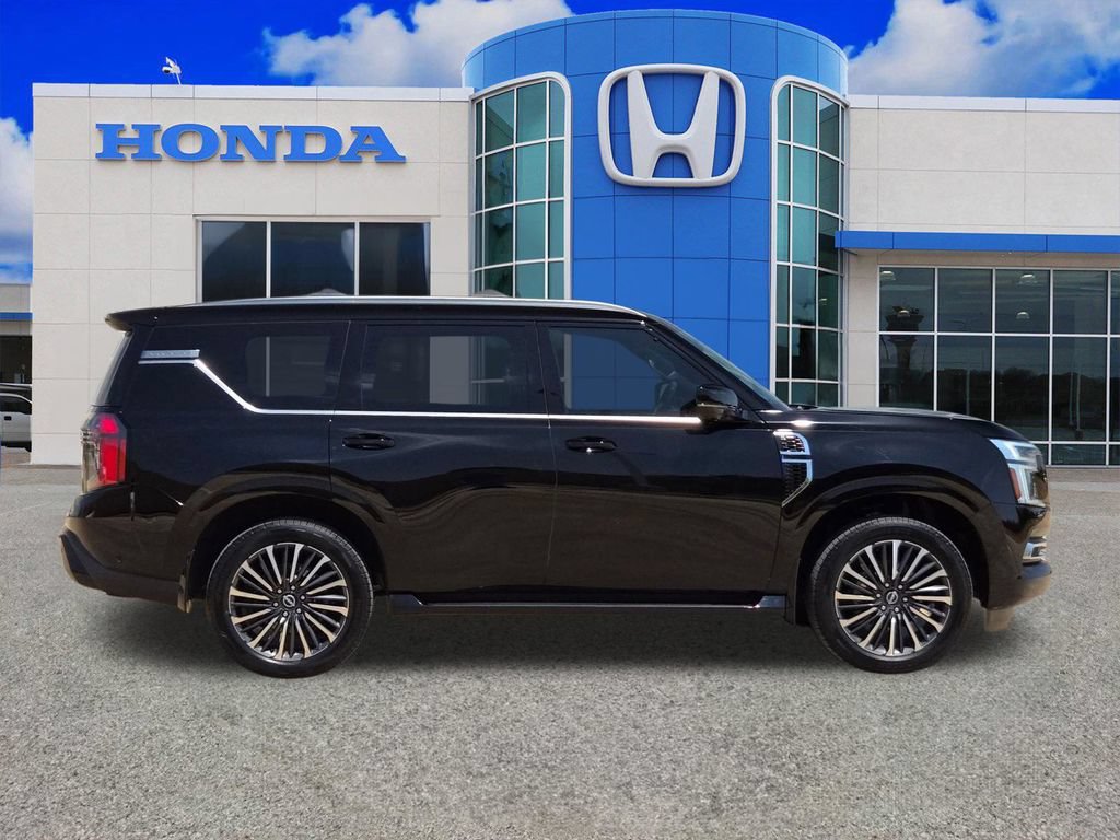 Used 2025 Nissan Armada Platinum Reserve AWD/4WD image 2