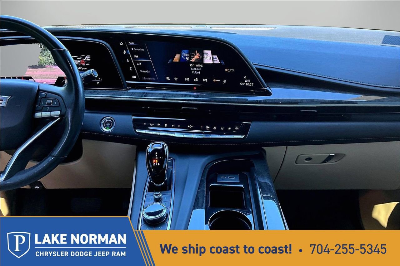 Used 2021 Cadillac Escalade Premium Luxury w/ LPO, Illumination Package AWD/4WD image 12
