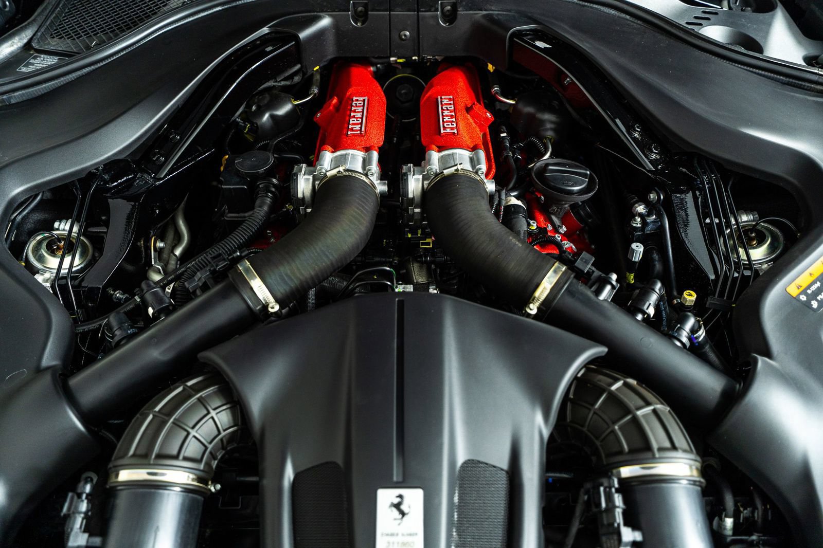 Certified 2025 Ferrari Roma Spider RWD image 11