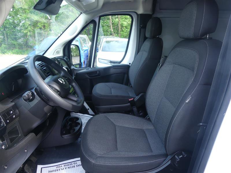 Used 2025 RAM ProMaster 2500 w/ Convenience Group FWD image 21
