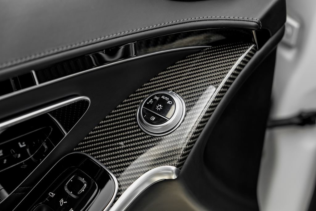 Used 2024 Mercedes-Benz S 63 AMG S w/ Carbon Fiber Exterior Package image 54