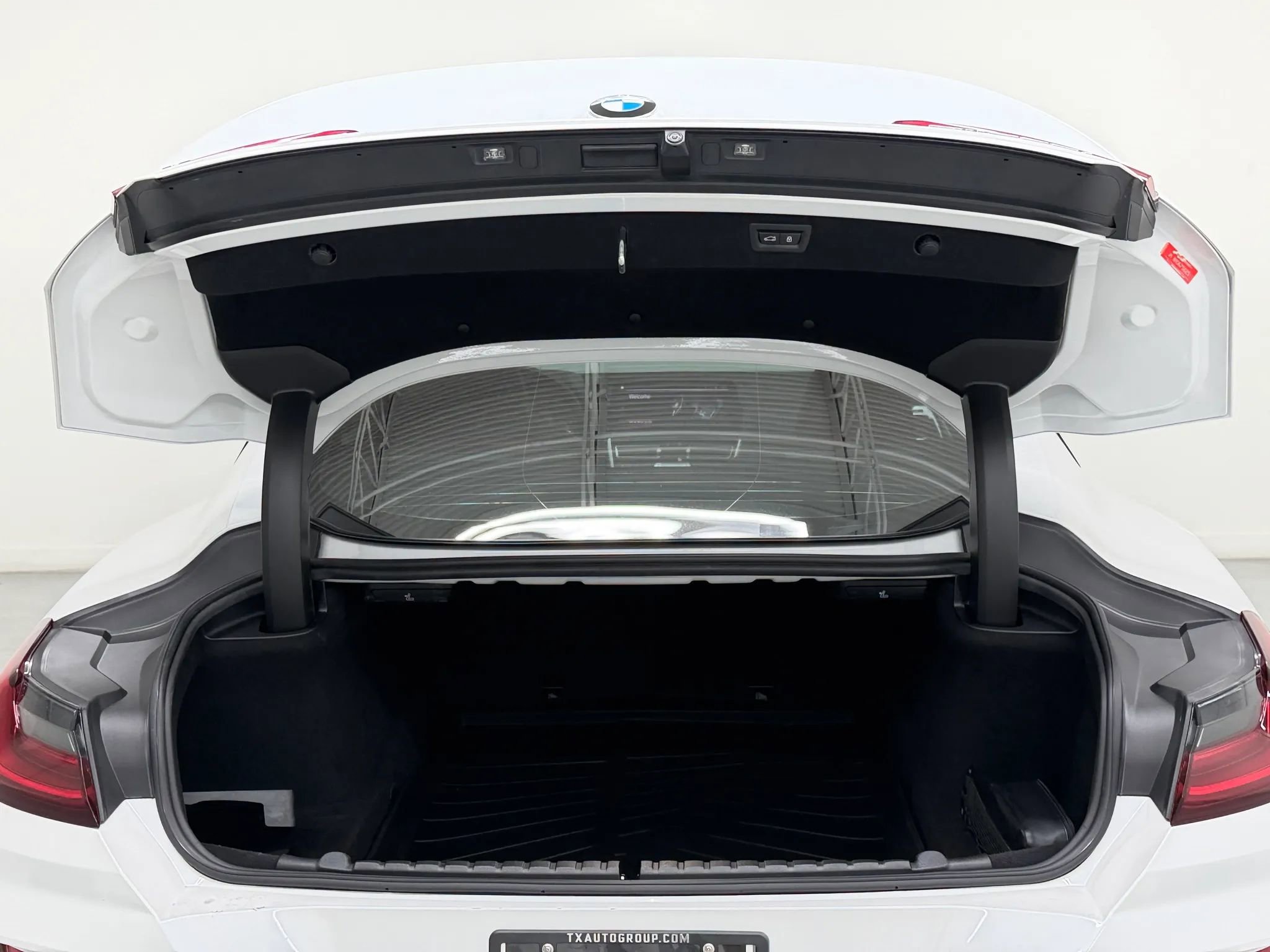 Used 2024 BMW M850i xDrive Coupe AWD/4WD image 30