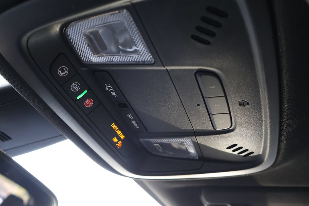 Used 2023 Chevrolet Traverse LT FWD image 28