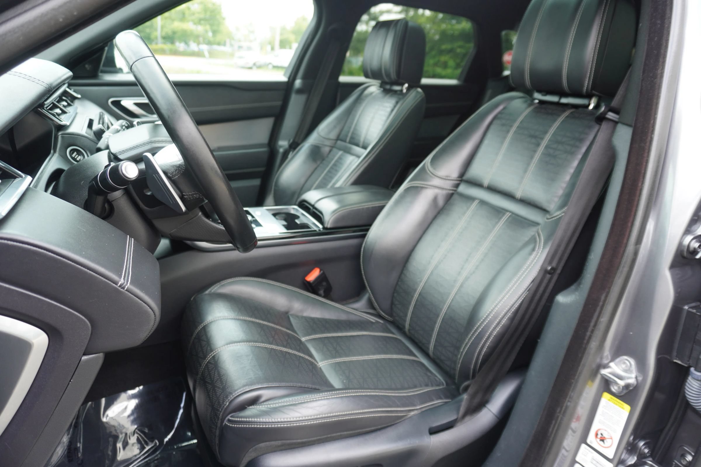 Used 2018 Land Rover Range Rover Velar R-Dynamic HSE AWD/4WD image 9