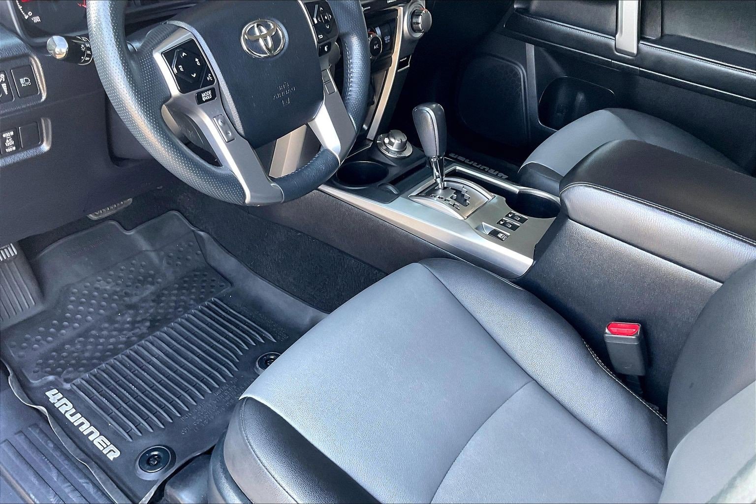 Used 2020 Toyota 4Runner SR5 Premium image 14