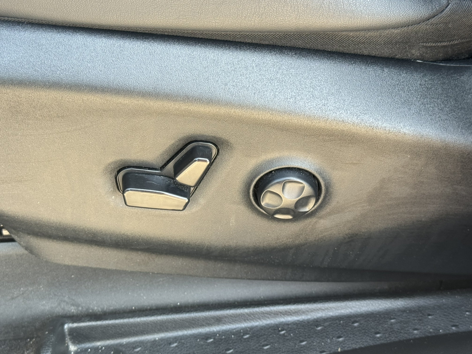 Used 2025 Chrysler Pacifica Select FWD image 10