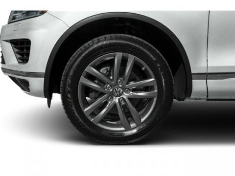 Used 2015 Volkswagen Touareg Lux image 12