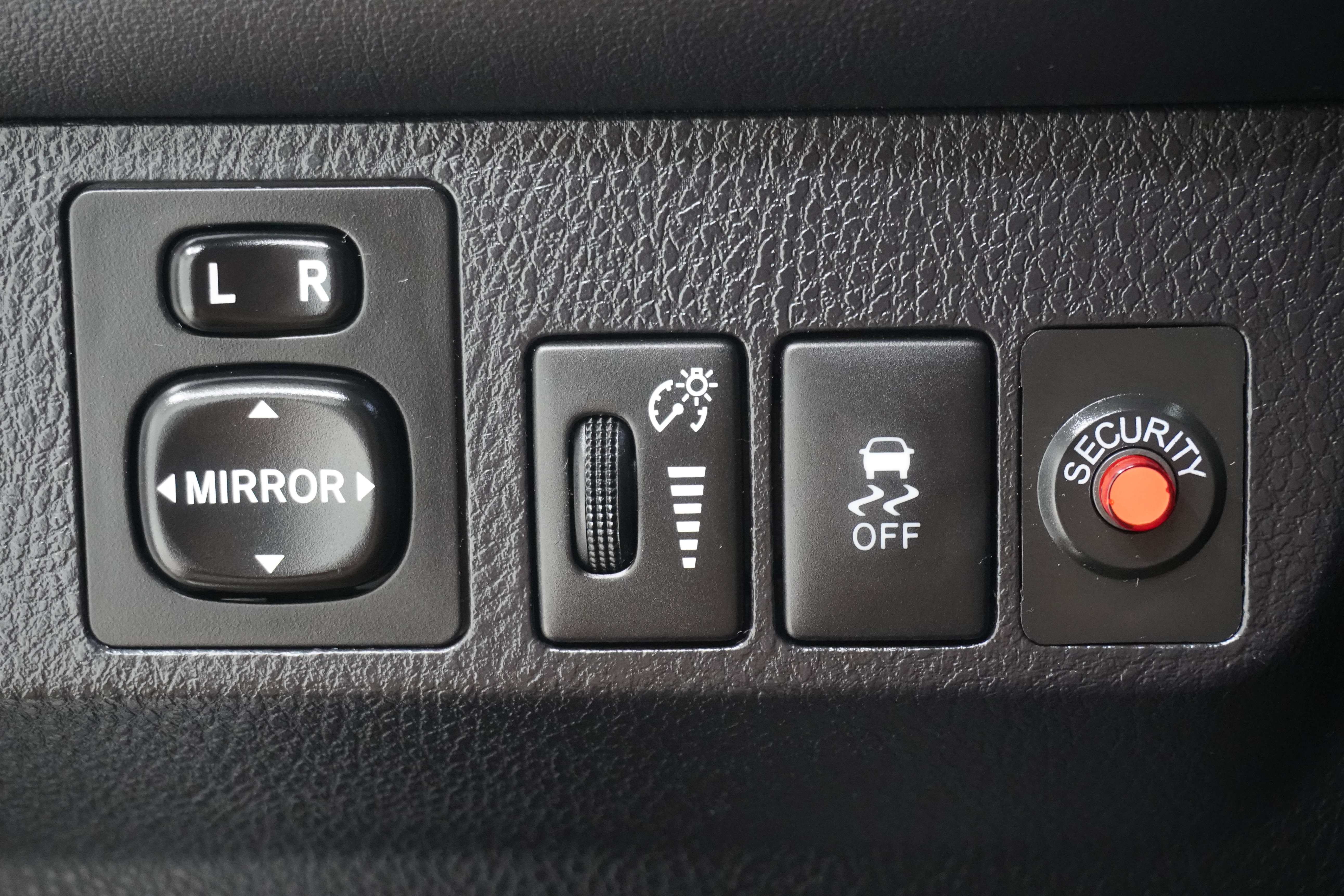 Used 2015 Toyota RAV4 Limited FWD image 22