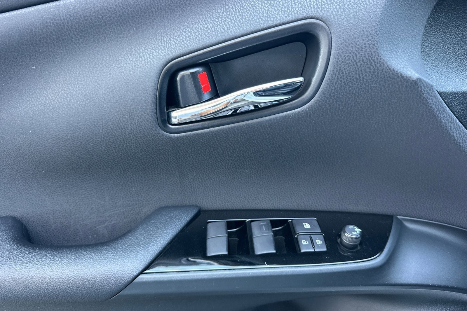 Certified 2022 Toyota Prius Prime XLE FWD image 11