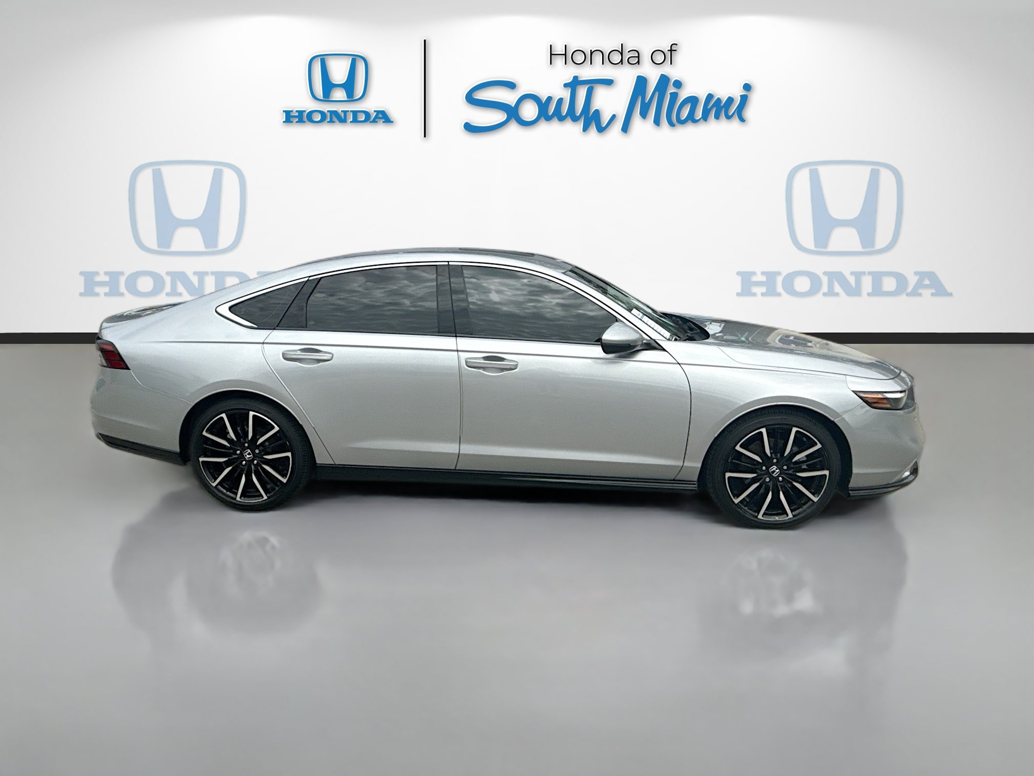 Certified 2023 Honda Accord Touring image 8