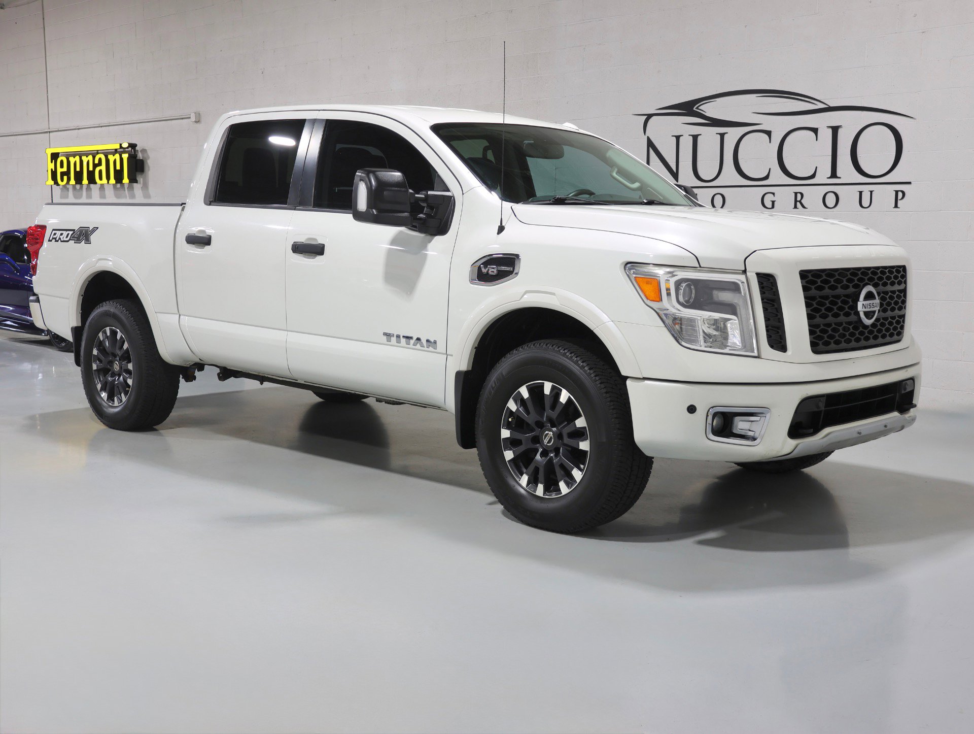 Used 2017 Nissan Titan PRO-4X w/ Pro-4x Convenience Package image 12