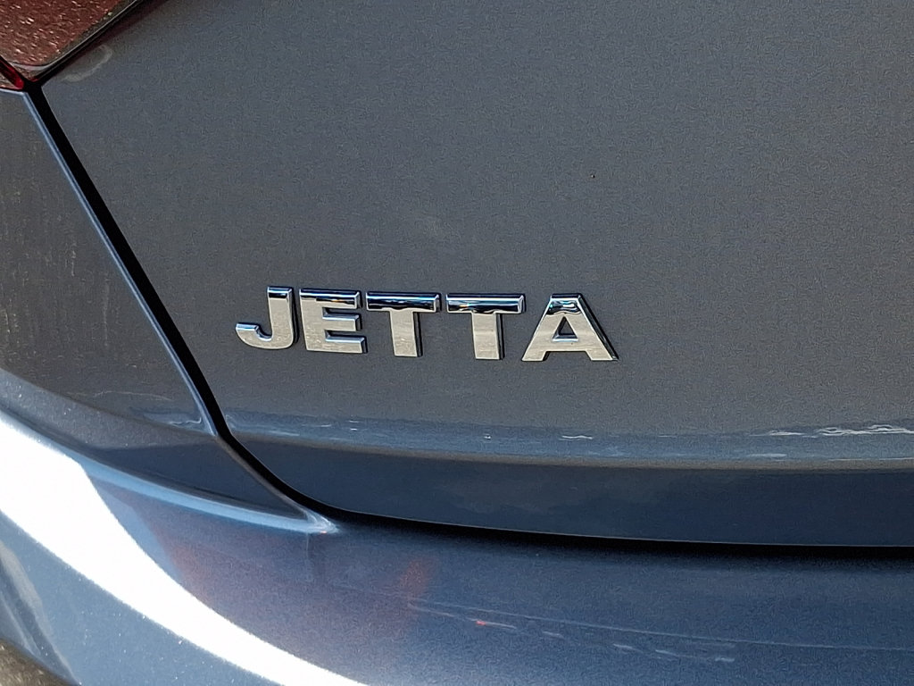 Used 2021 Volkswagen Jetta R-Line FWD image 16