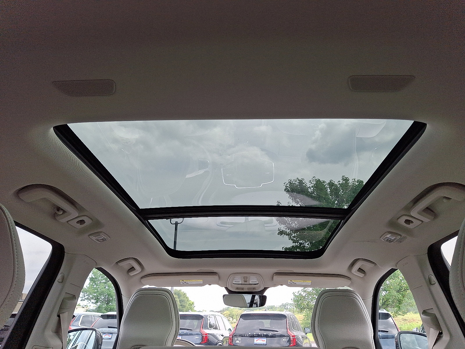 Used 2024 Volvo XC90 T8 Plus w/ Protection Package Premier image 15