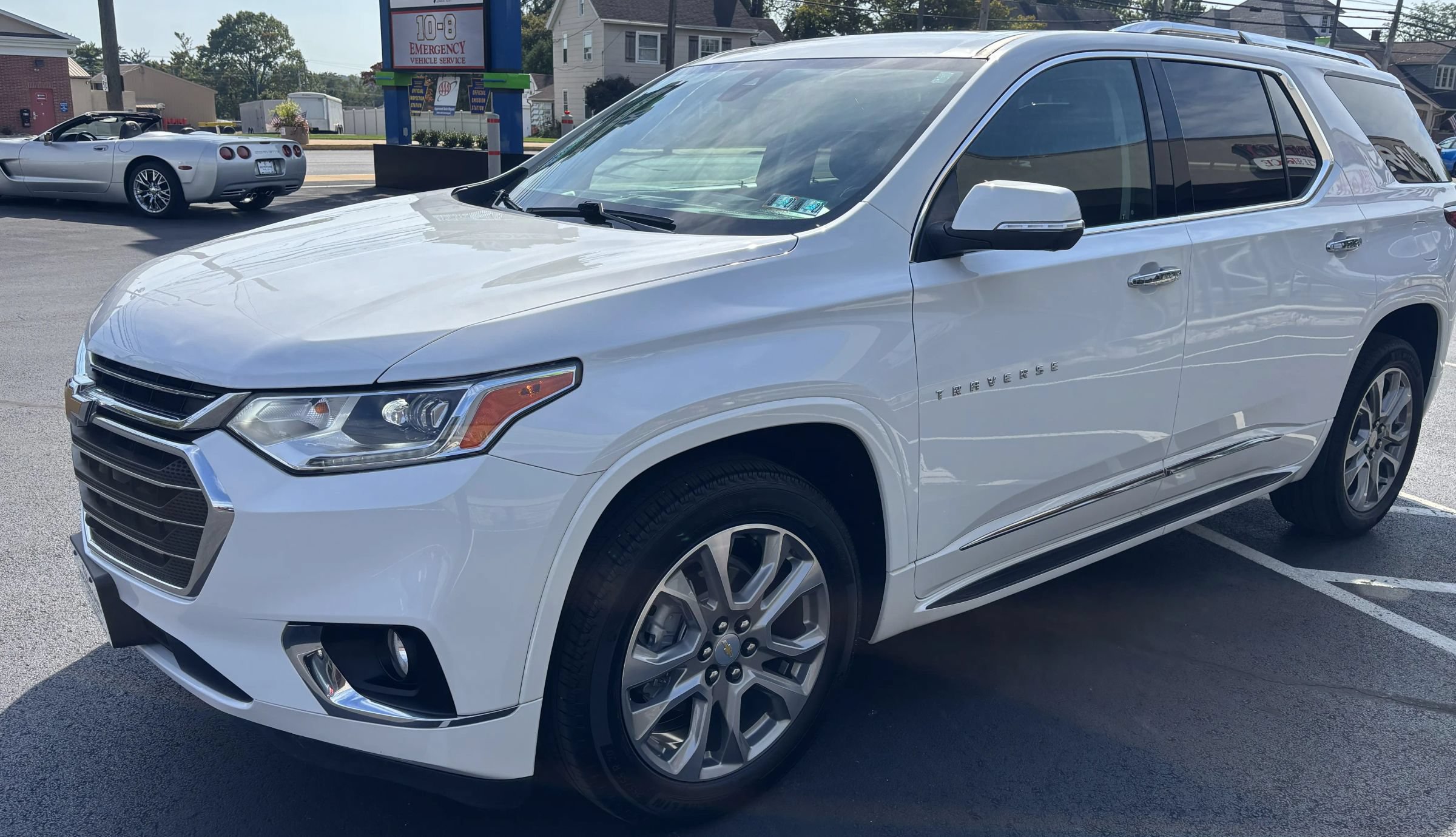 Used 2021 Chevrolet Traverse Premier AWD/4WD image 2