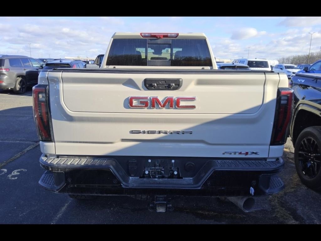 Used 2026 GMC Sierra 2500 AT4X image 8