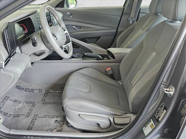 Used 2025 Hyundai Elantra Sport FWD image 15