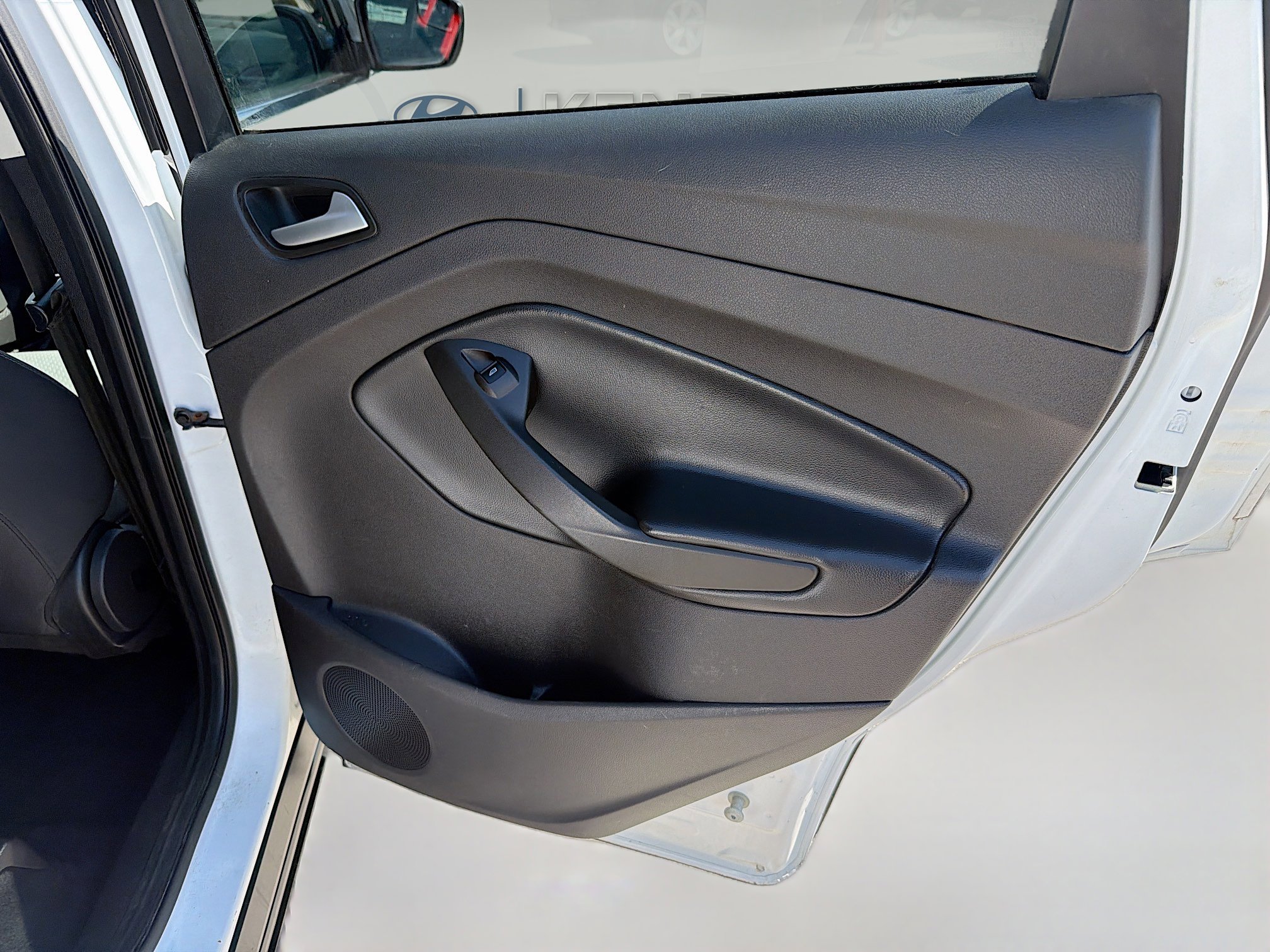 Used 2018 Ford Escape SE image 27