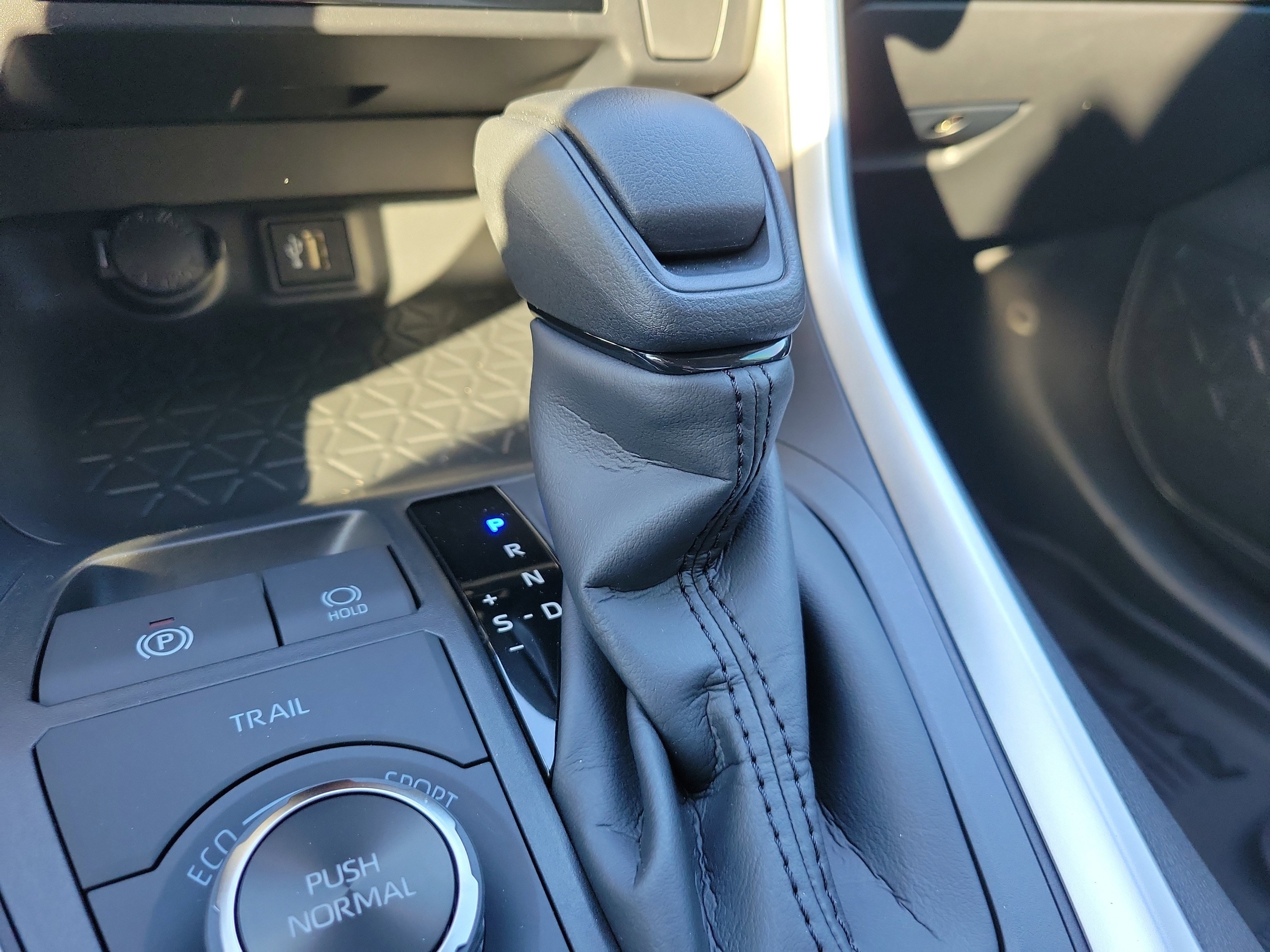 New 2025 Toyota RAV4 XLE w/ Convenience Package image 27