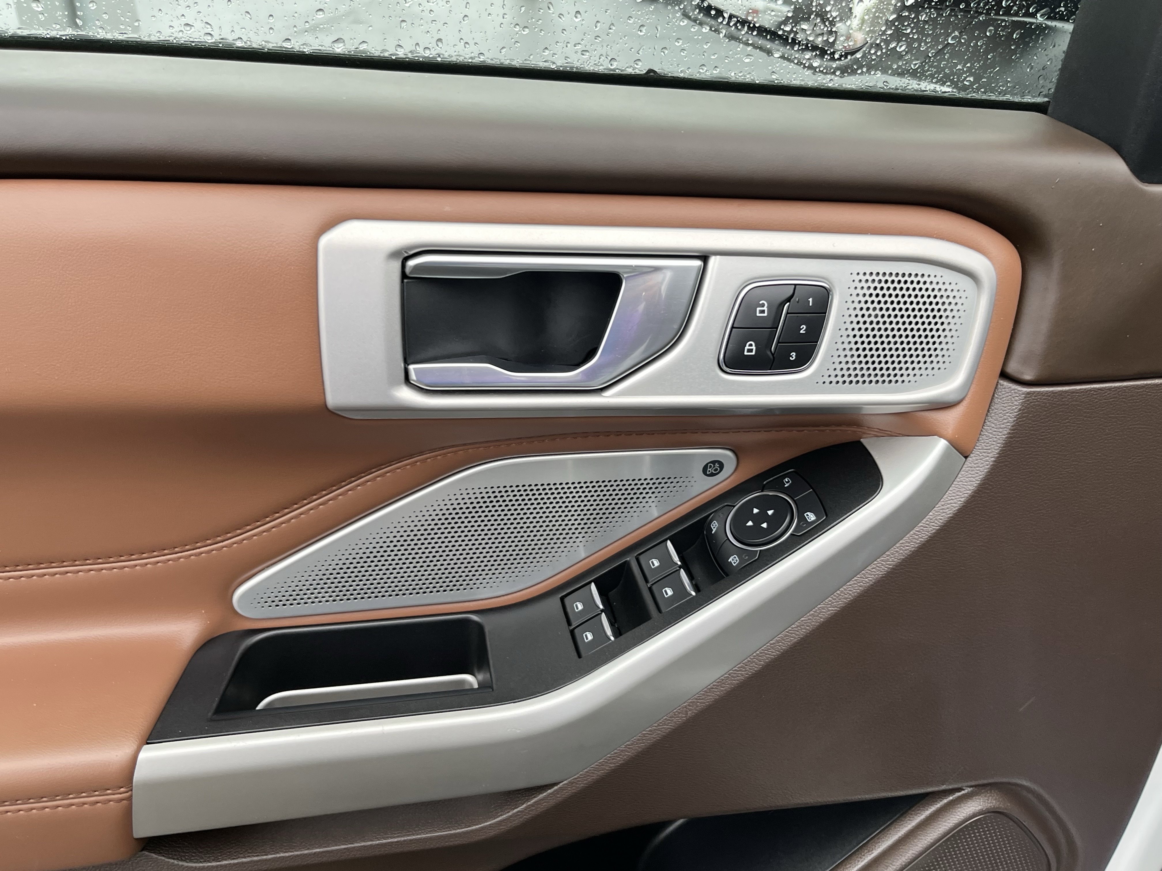 Used 2022 Ford Explorer King Ranch w/ Technology Package AWD/4WD image 17