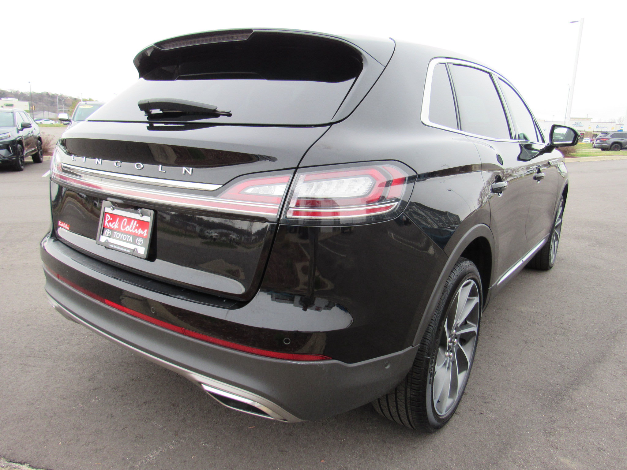 Used 2023 Lincoln Nautilus Reserve w/ Equipment Group 201A AWD/4WD image 6