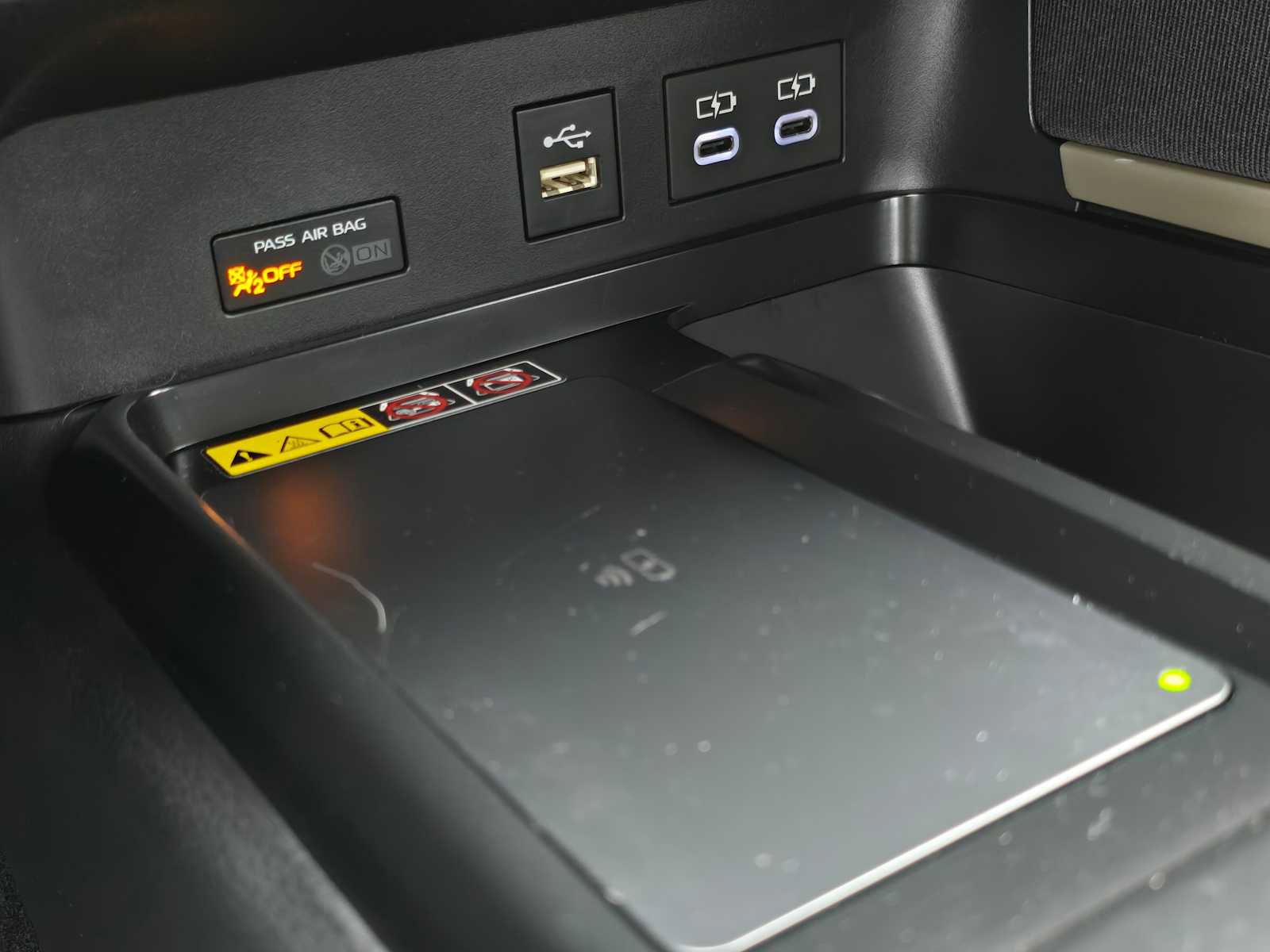 Used 2025 Toyota Camry LE image 32