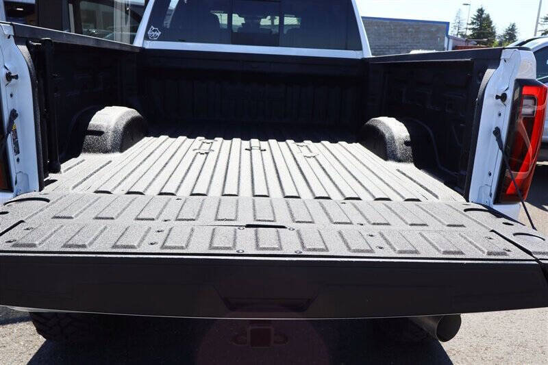 Used 2025 GMC Sierra 3500 Denali Ultimate AWD/4WD image 16